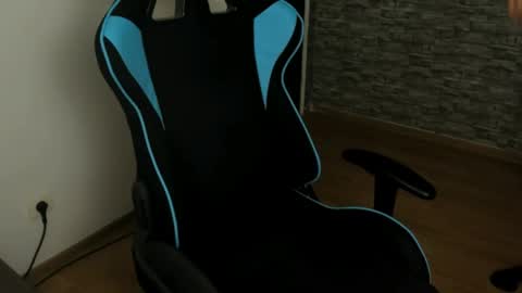 Snapshot of jaxonhunk chatting on 06-09-26, 01:06 JaxonHunk online show from 06-09-26, 01:06