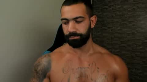 Snapshot of jaxonhunk chatting on 06-17-26, 02:03 JaxonHunk online show from 06-17-26, 02:03