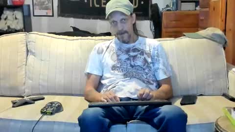 Snapshot of jay_short7863 chatting on 06-08-26, 06:03 O F jay short786 online show from 06-08-26, 06:03