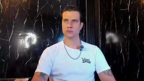 Snapshot of jayalvarrez_ chatting on 06-12-26, 12:04 Jay Alvarrez online show from 06-12-26, 12:04