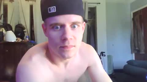 Snapshot of jaybrik92 chatting on 10-22-25, 07:35 Jlio Delgauto online show from 10-22-25, 07:35