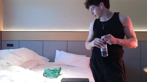 Snapshot of jaycex_69 chatting on 02-06-25, 03:06 THE HOUSE online show from 02-06-25, 03:06