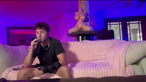 Snapshot of jayromeroxxx chatting on 06-11-26, 02:33 Jay Romero XXX online show from 06-11-26, 02:33