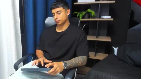 jaze_bradley online show from 12-22-25, 11:18