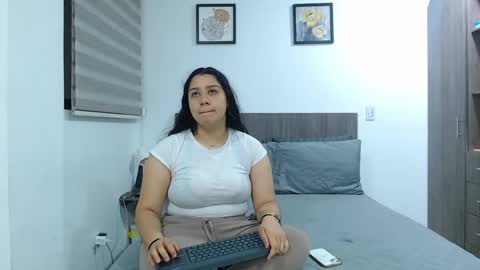 Jazmin and Scarlett online show from 04-13-26, 09:37