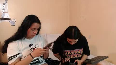 Snapshot of jazmin_dharius chatting on 07-05-26, 04:19 Jazmin and Scarlett online show from 07-05-26, 04:19