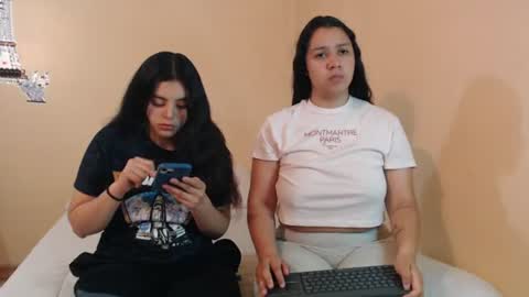 Snapshot of jazmin_dharius chatting on 07-10-26, 09:01 Jazmin and Scarlett online show from 07-10-26, 09:01