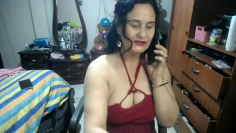 Snapshot of jazmin_rios chatting on 06-27-26, 12:44 jazmim online show from 06-27-26, 12:44