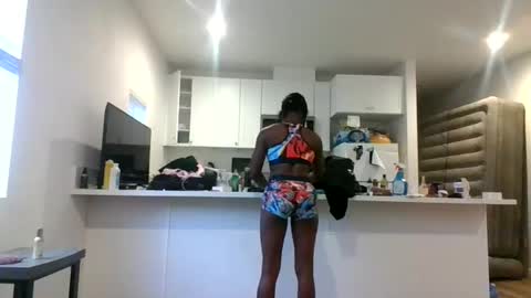 Snapshot of jazzystelo0 chatting on 10-08-25, 02:58 Jazzystelo online show from 10-08-25, 02:58