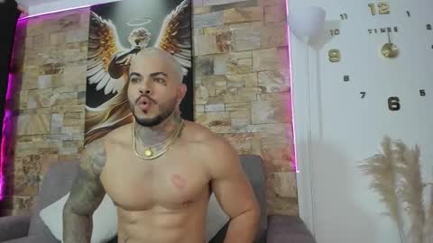 Snapshot of jean_lopez chatting on 02-05-26, 03:00 Jean axelcrow Modelo Independiente online show from 02-05-26, 03:00