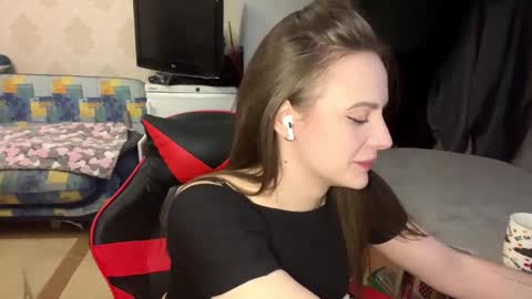 Snapshot of jeanettefrey chatting on 02-15-26, 03:20 Alice online show from 02-15-26, 03:20