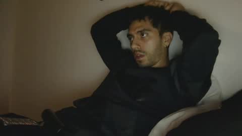 Snapshot of jeanpierbello7 chatting on 10-16-25, 12:00 jean pier bello Silva online show from 10-16-25, 12:00