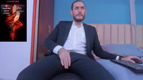 Snapshot of jeanpiere02 chatting on 11-28-25, 03:42 Jeanpiere online show from 11-28-25, 03:42