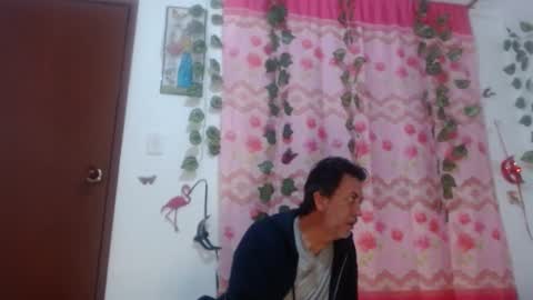 Snapshot of jeans_and_emma chatting on 03-09-25, 01:25 jeans_and_emma online show from 03-09-25, 01:25