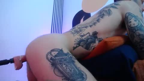 Snapshot of jeff_cube chatting on 06-04-26, 04:51 Jeff and Mugi Independent model online show from 06-04-26, 04:51