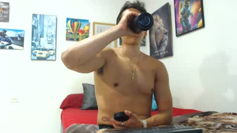 Snapshot of jeffsexybody chatting on 06-19-26, 07:01 Jeff online show from 06-19-26, 07:01