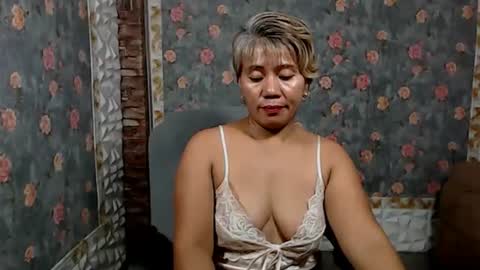 Snapshot of jemm36 chatting on 01-11-25, 12:40 Jem online show from 01-11-25, 12:40