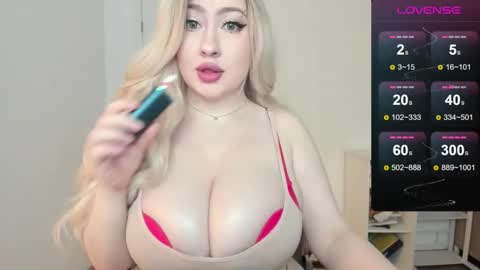 Snapshot of jenahaze chatting on 11-27-25, 05:20 Jena online show from 11-27-25, 05:20