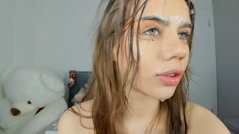 Snapshot of jenie_fire chatting on 01-26-25, 07:31 Dolly online show from 01-26-25, 07:31