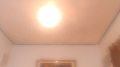 Queen Jenifer online show from 12-21-25, 11:56