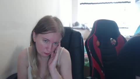 JenisAndPeter online show from 09-12-25, 07:19