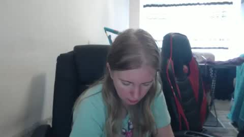 JenisAndPeter online show from 09-15-25, 06:02