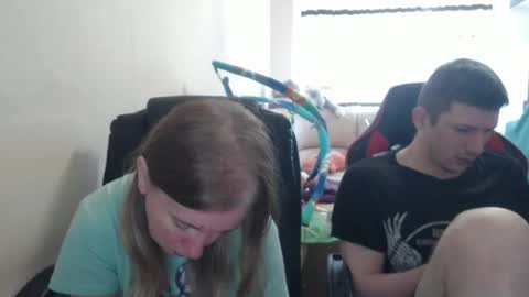 JenisAndPeter online show from 09-17-25, 06:48