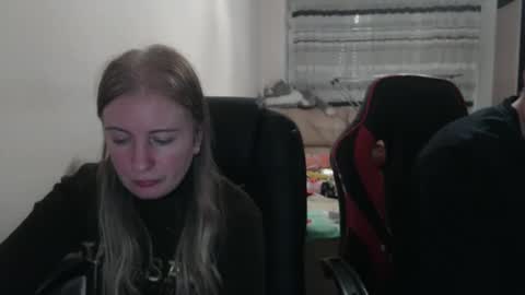 JenisAndPeter online show from 09-30-25, 07:08