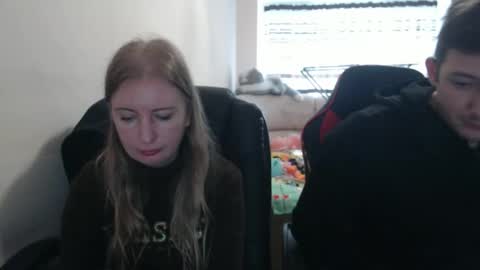 JenisAndPeter online show from 10-04-25, 07:06