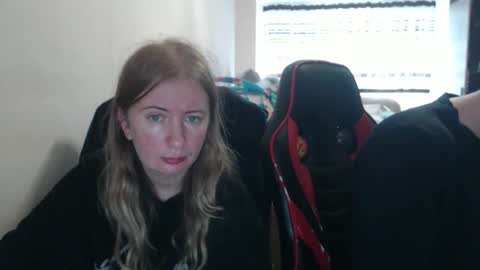 JenisAndPeter online show from 10-10-25, 07:40