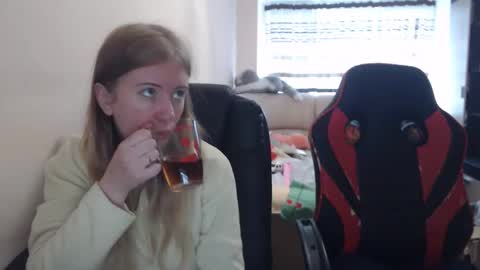 JenisAndPeter online show from 11-07-25, 07:30