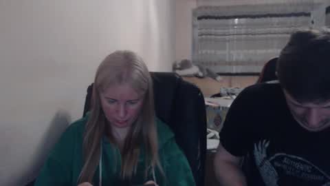 Snapshot of jenisandpeter chatting on 04-19-26, 06:10 JenisAndPeter online show from 04-19-26, 06:10