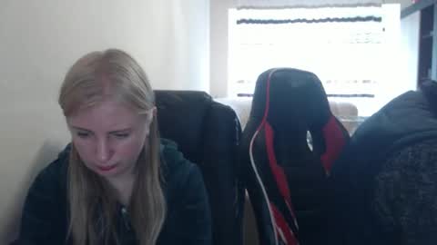 Snapshot of jenisandpeter chatting on 04-24-26, 06:16 JenisAndPeter online show from 04-24-26, 06:16
