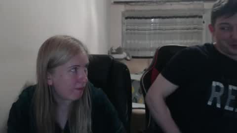 Snapshot of jenisandpeter chatting on 04-24-26, 06:21 JenisAndPeter online show from 04-24-26, 06:21
