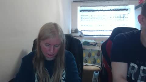 Snapshot of jenisandpeter chatting on 04-26-26, 05:10 JenisAndPeter online show from 04-26-26, 05:10