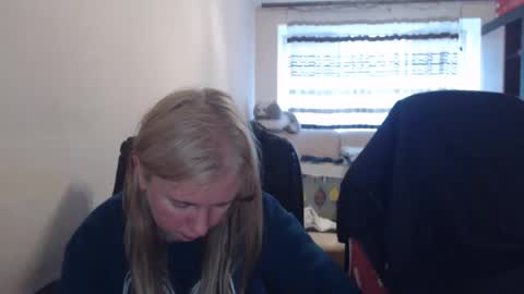 Snapshot of jenisandpeter chatting on 04-27-26, 05:16 JenisAndPeter online show from 04-27-26, 05:16