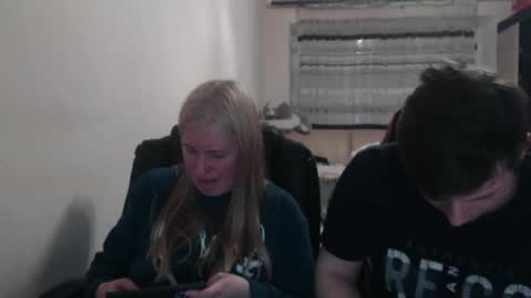 Snapshot of jenisandpeter chatting on 04-30-26, 06:47 JenisAndPeter online show from 04-30-26, 06:47