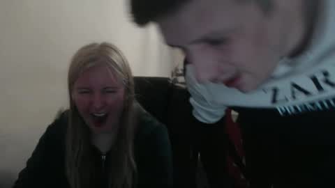 Snapshot of jenisandpeter chatting on 05-02-26, 06:13 JenisAndPeter online show from 05-02-26, 06:13