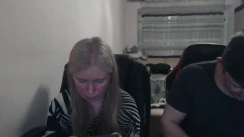 Snapshot of jenisandpeter chatting on 05-10-26, 07:41 JenisAndPeter online show from 05-10-26, 07:41