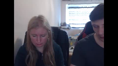 Snapshot of jenisandpeter chatting on 05-15-26, 07:48 JenisAndPeter online show from 05-15-26, 07:48