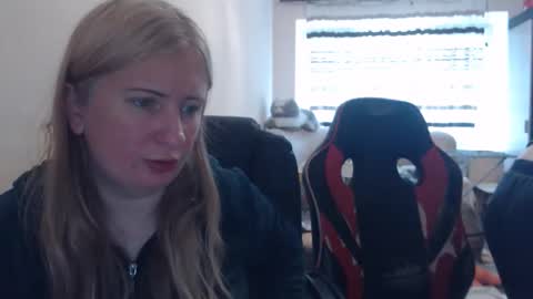 Snapshot of jenisandpeter chatting on 05-16-26, 11:09 JenisAndPeter online show from 05-16-26, 11:09