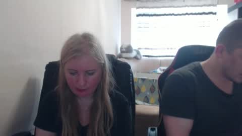 Snapshot of jenisandpeter chatting on 05-19-26, 04:13 JenisAndPeter online show from 05-19-26, 04:13