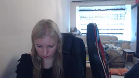 Snapshot of jenisandpeter chatting on 05-22-26, 05:25 JenisAndPeter online show from 05-22-26, 05:25