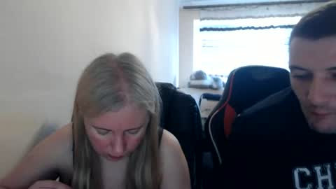 Snapshot of jenisandpeter chatting on 06-16-26, 05:32 JenisAndPeter online show from 06-16-26, 05:32