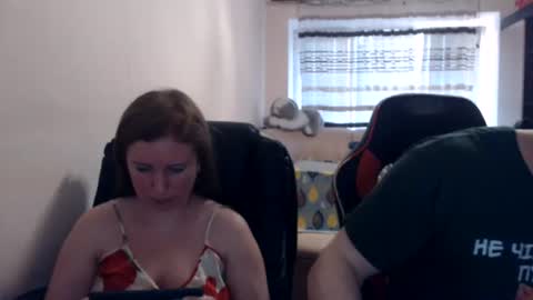 Snapshot of jenisandpeter chatting on 07-02-26, 05:30 JenisAndPeter online show from 07-02-26, 05:30