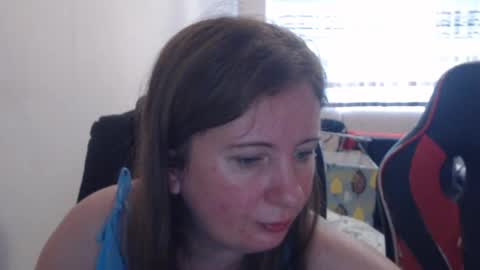 Snapshot of jenisandpeter chatting on 07-04-26, 05:46 JenisAndPeter online show from 07-04-26, 05:46