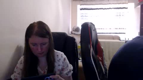 Snapshot of jenisandpeter chatting on 07-05-26, 05:20 JenisAndPeter online show from 07-05-26, 05:20