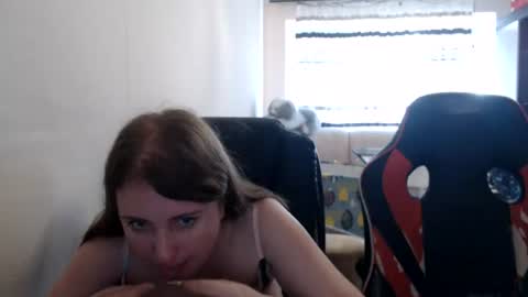 Snapshot of jenisandpeter chatting on 07-06-26, 03:03 JenisAndPeter online show from 07-06-26, 03:03