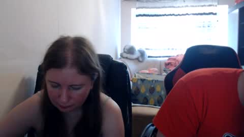 Snapshot of jenisandpeter chatting on 07-14-26, 10:21 JenisAndPeter online show from 07-14-26, 10:21