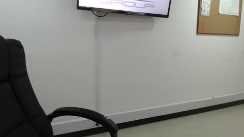 Snapshot of jenn_cg chatting on 02-11-26, 06:46 jenn online show from 02-11-26, 06:46